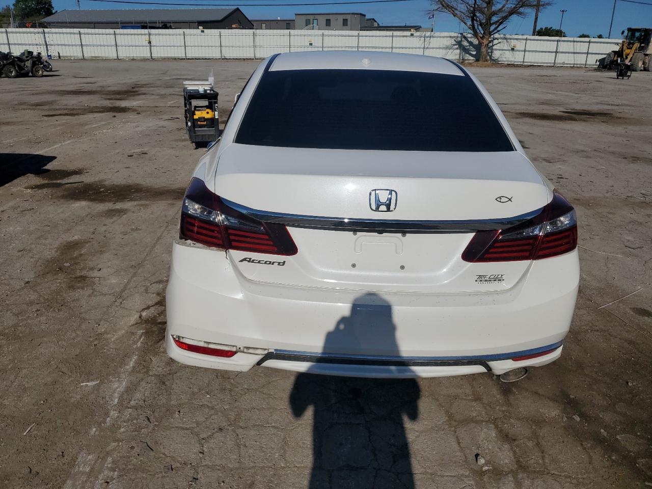 1HGCR2F8XGA000489 2016 Honda Accord Exl