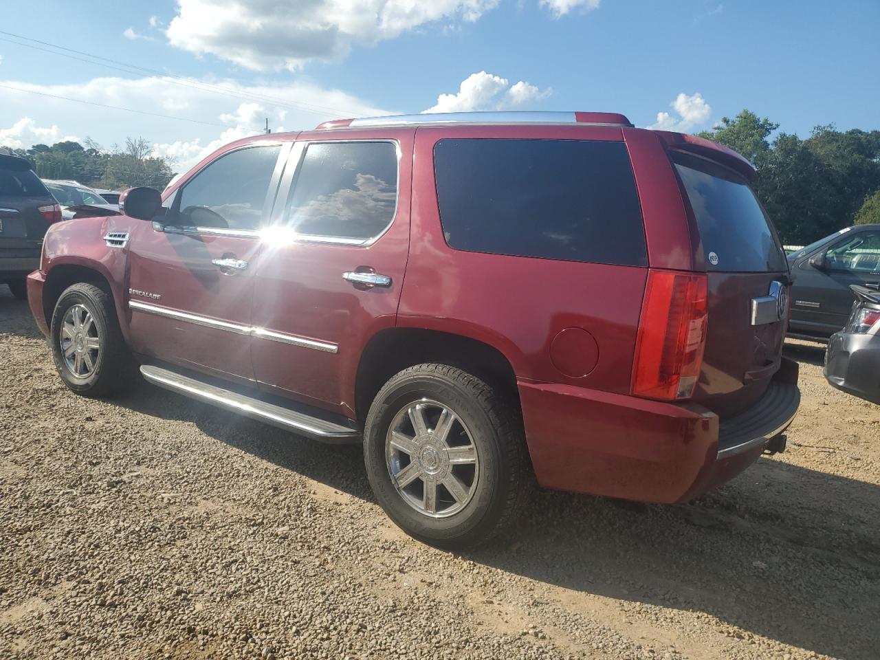2008 Cadillac Escalade - Image 2
