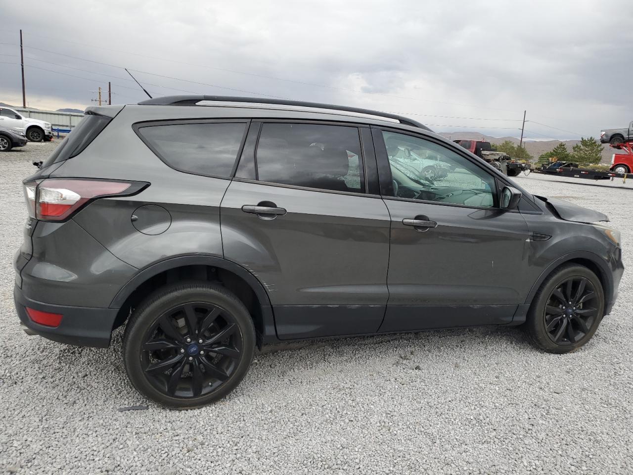 1FMCU9GD9HUD12056 FORD ESCAPE 2017