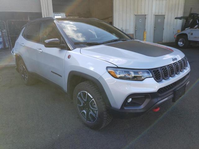  JEEP COMPASS 2024 Silver