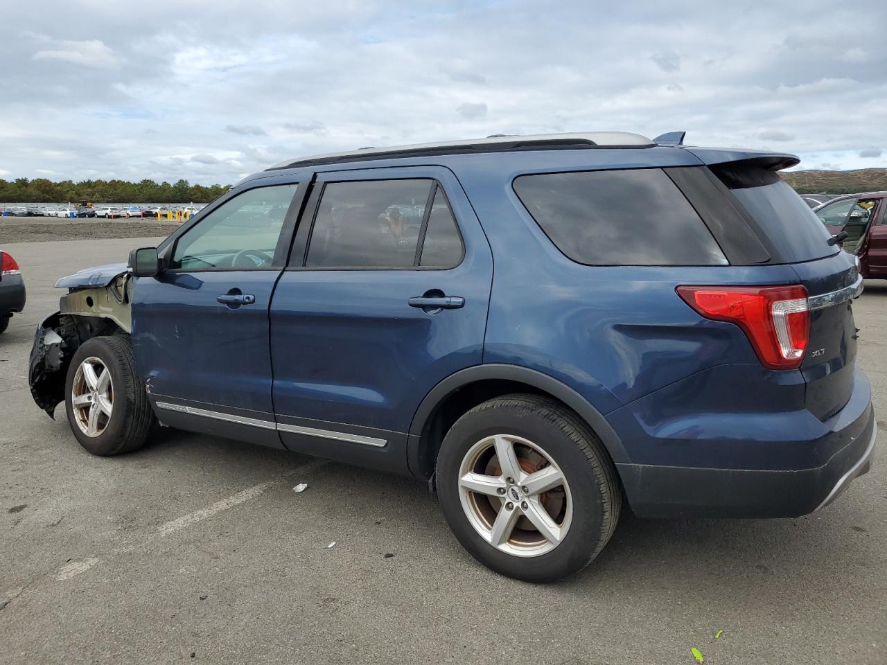 1FM5K8D85HGC98221 2017 FORD EXPLORER - Image 2