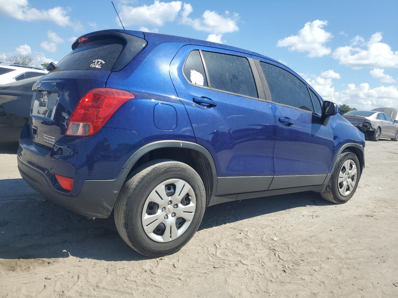 2017 Chevrolet Trax - Image 3