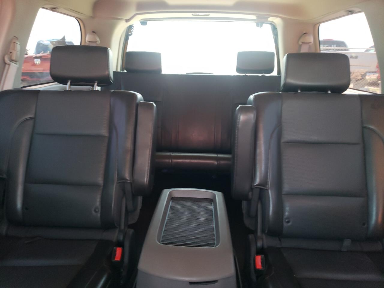 2005 Nissan Armada - Image 10