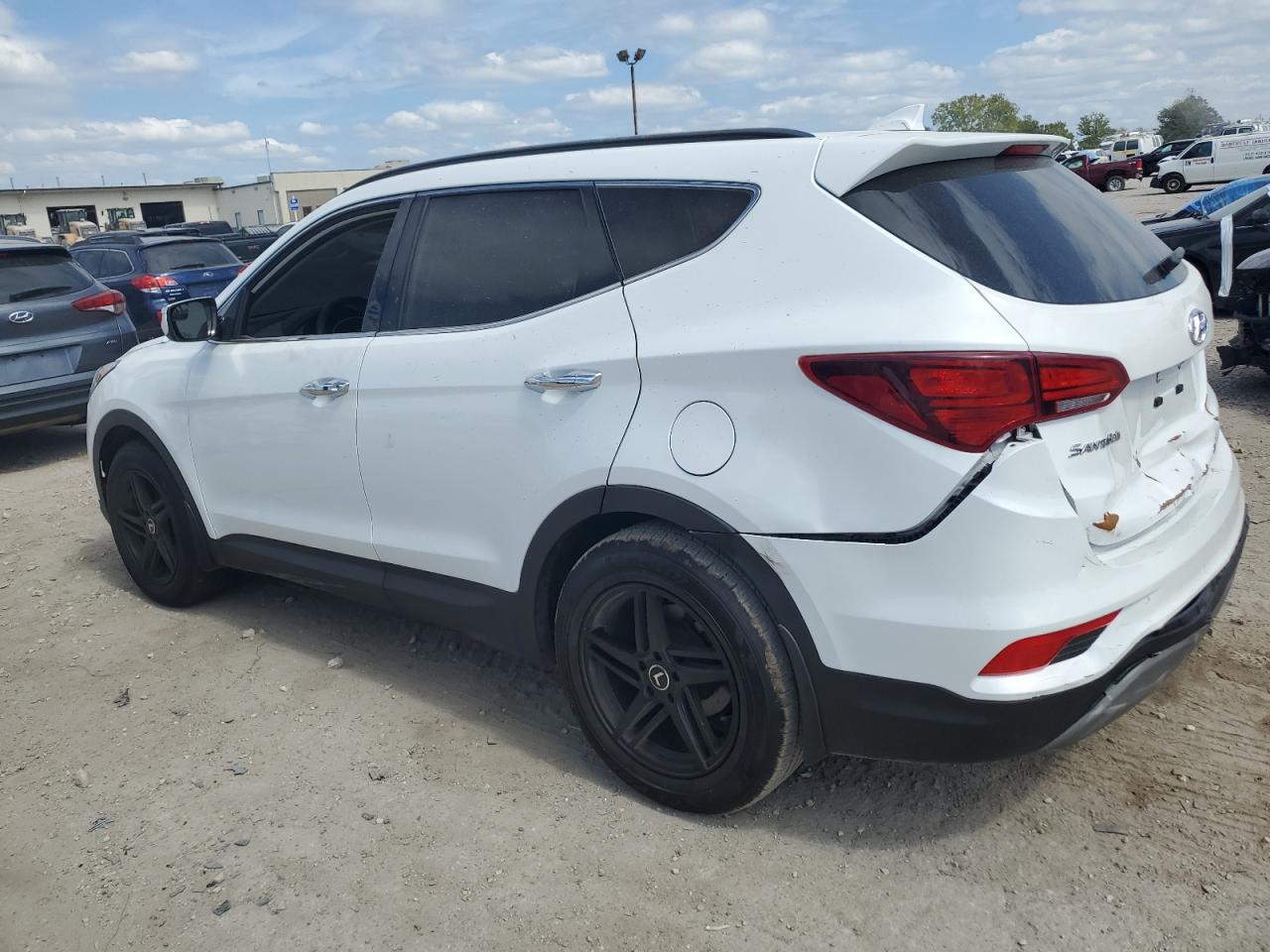 VIN 5NMZU3LB9JH087814 2018 HYUNDAI SANTA FE no.2