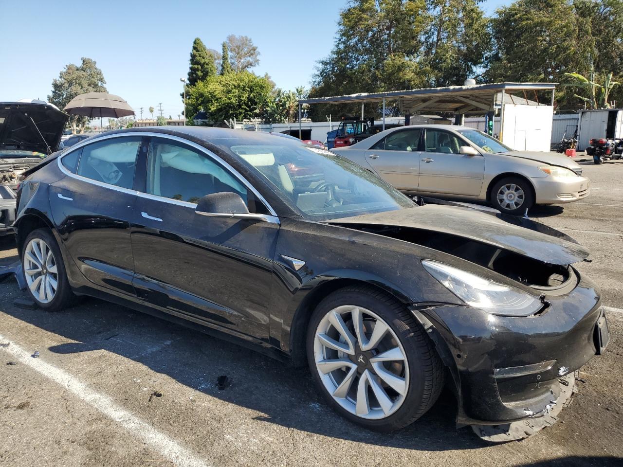 VIN 5YJ3E1EA6JF046697 2018 TESLA MODEL 3 no.4