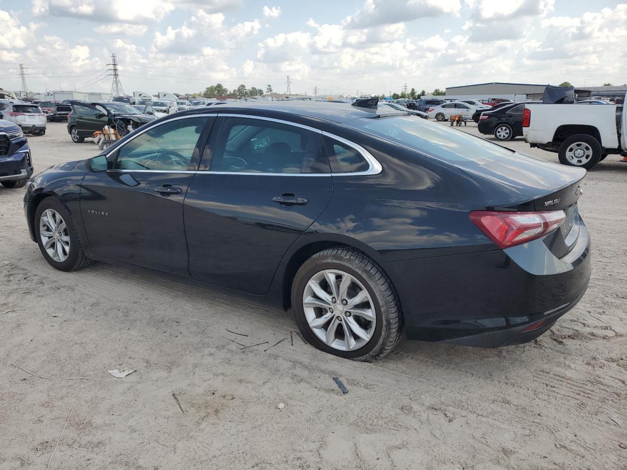 1G1ZD5ST5KF134592 2019 CHEVROLET MALIBU - Image 2