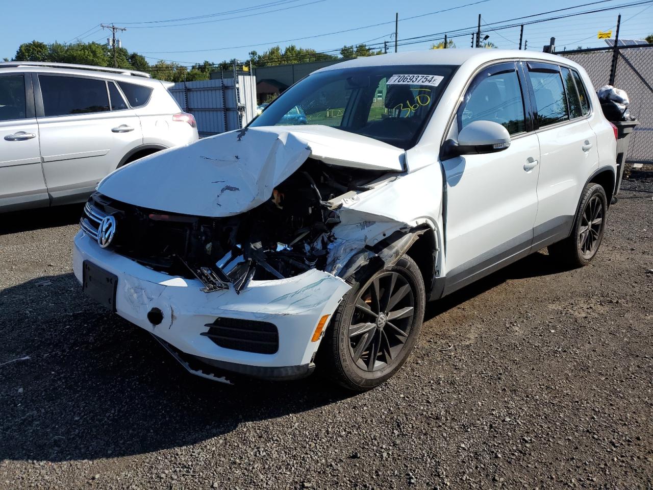 WVGBV7AX8HK048730 2017 VOLKSWAGEN TIGUAN - Image 1