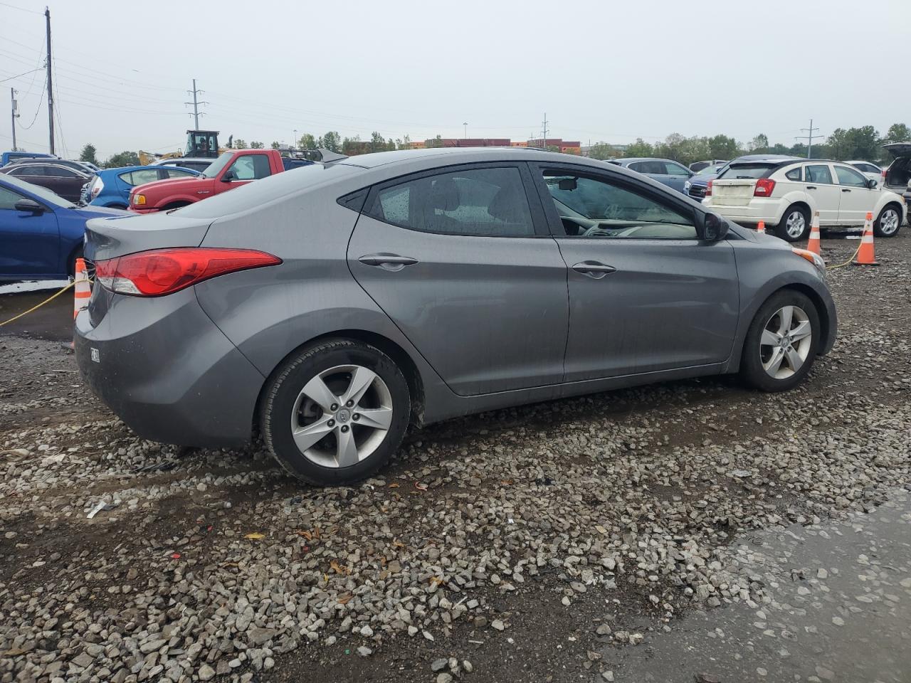2013 Hyundai Elantra - Image 3