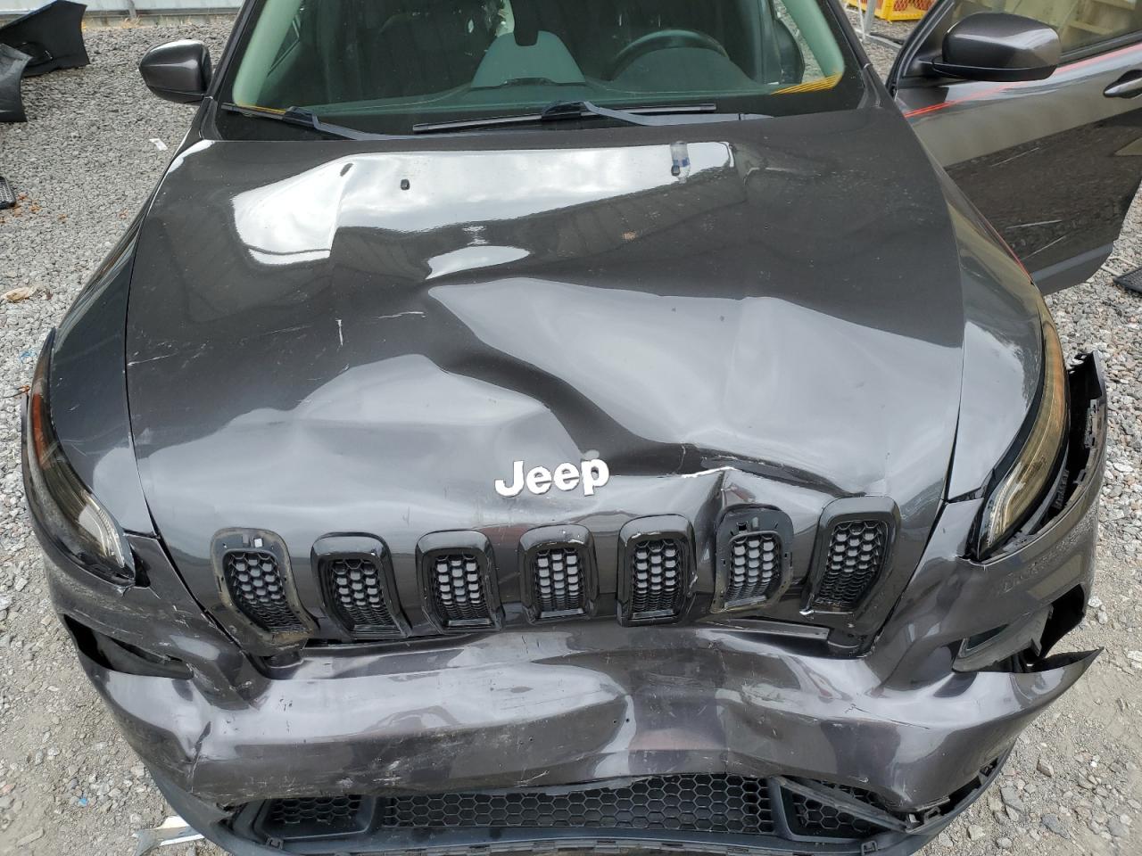 2016 Jeep Grand Cherokee - Image 14
