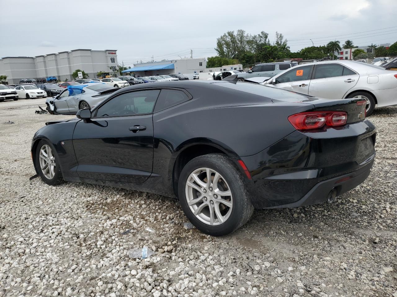 2019 Chevrolet Camaro - Image 2