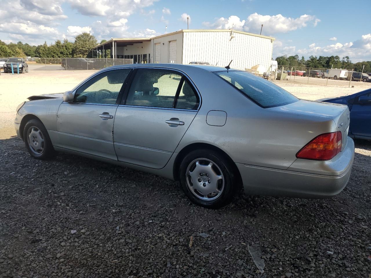 2002 Lexus LS - Image 2