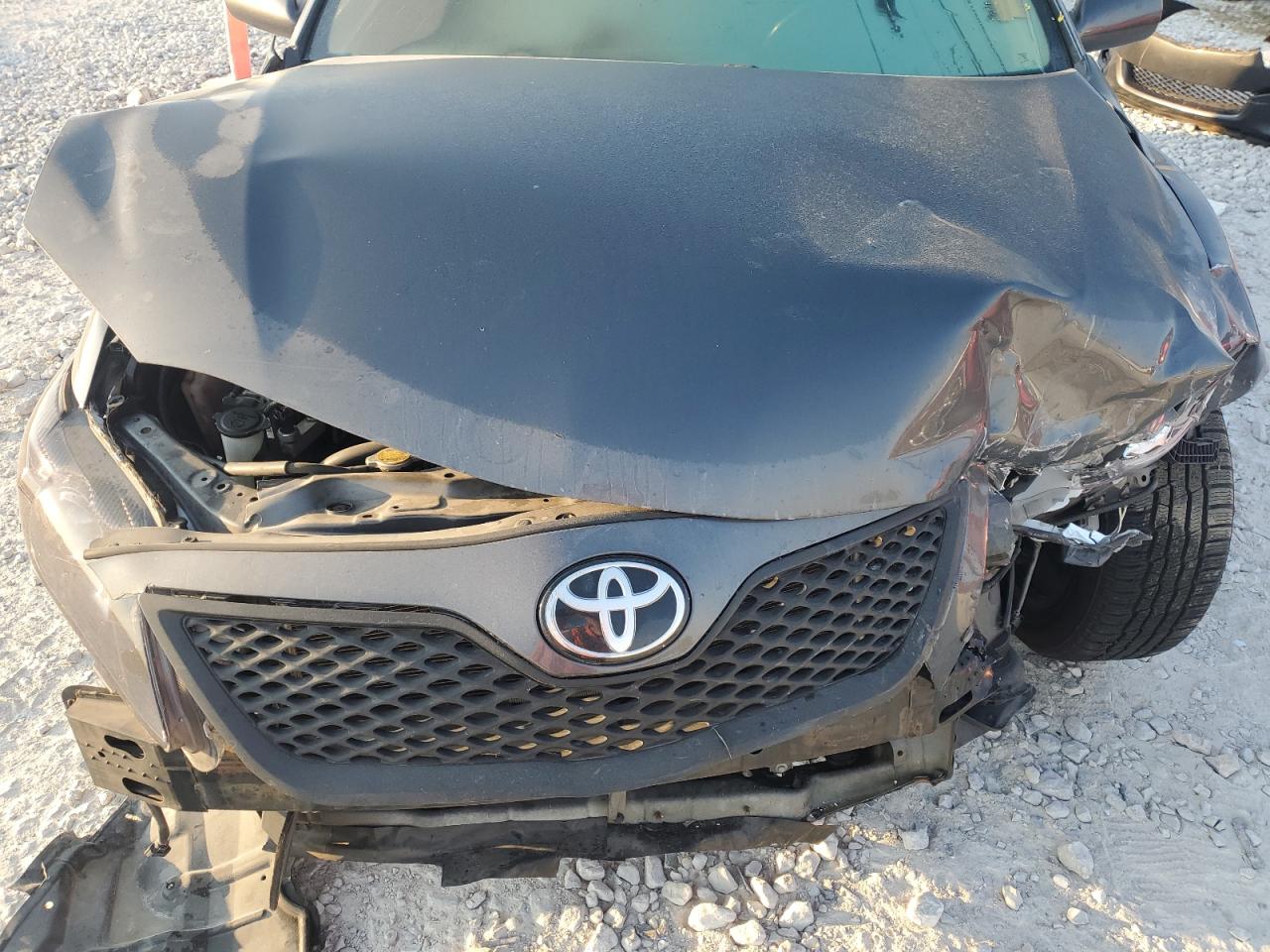 2011 Toyota Camry - Image 12