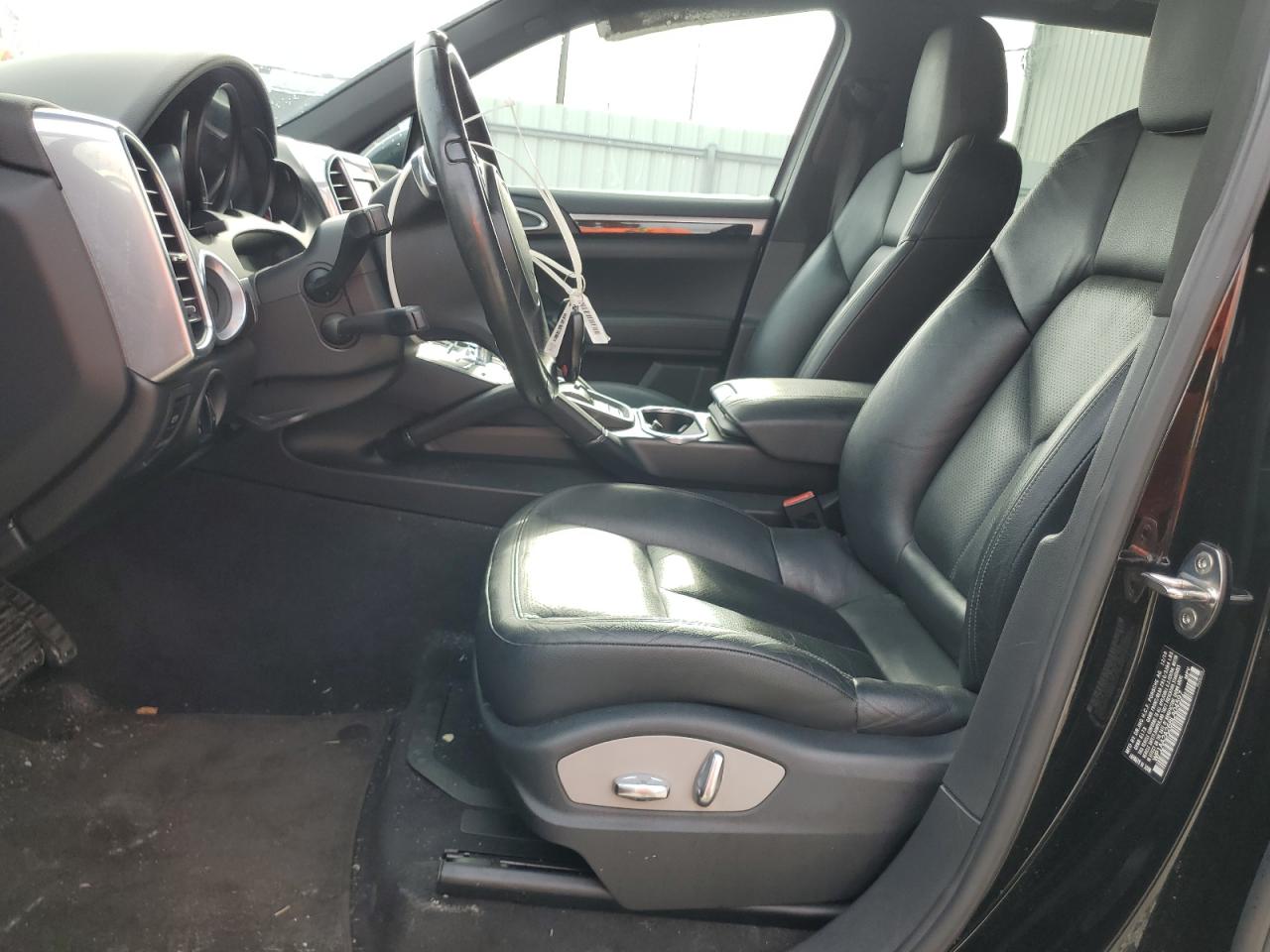 WP1AA2A26BLA04597 2011 Porsche Cayenne