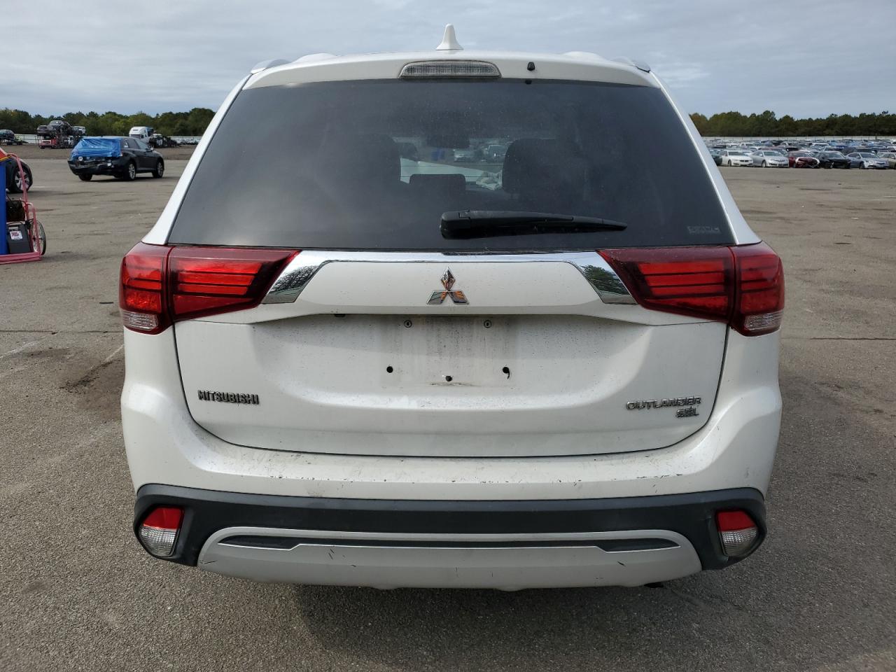 JA4AZ3A3XKZ039627 2019 Mitsubishi Outlander Se