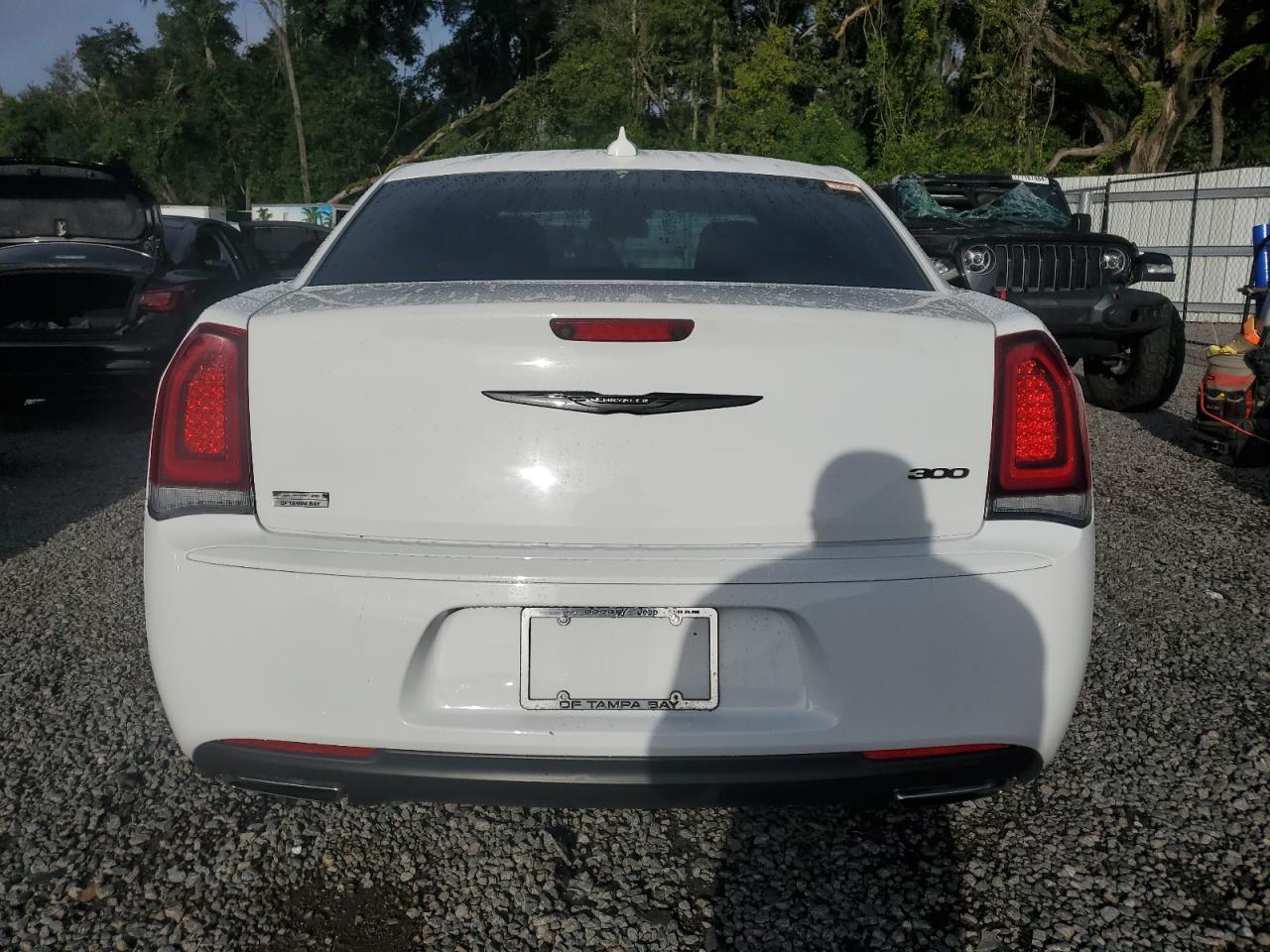 2020 Chrysler 300 Touring VIN: 2C3CCAAG4LH250125 Lot: 71084284