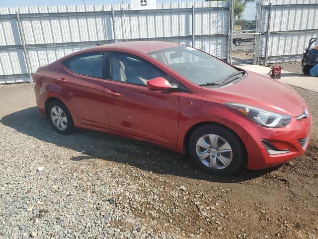  HYUNDAI ELANTRA 2016 Красный