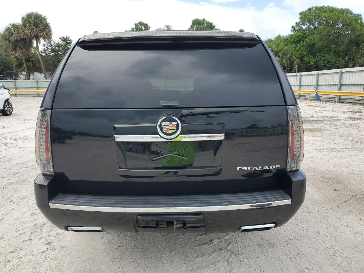 1GYS3JEF2DR254887 2013 Cadillac Escalade Esv Premium