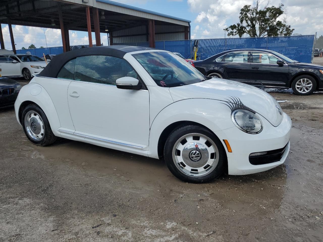 2015 Volkswagen Beetle 1.8T VIN: 3VW517AT0FM810851 Lot: 73813334