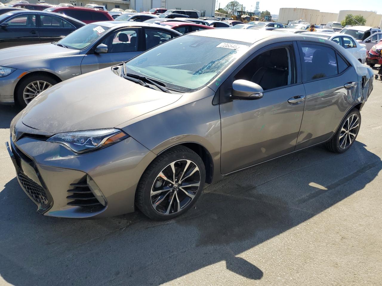 5YFBURHE3HP698851 2017 TOYOTA COROLLA - Image 1