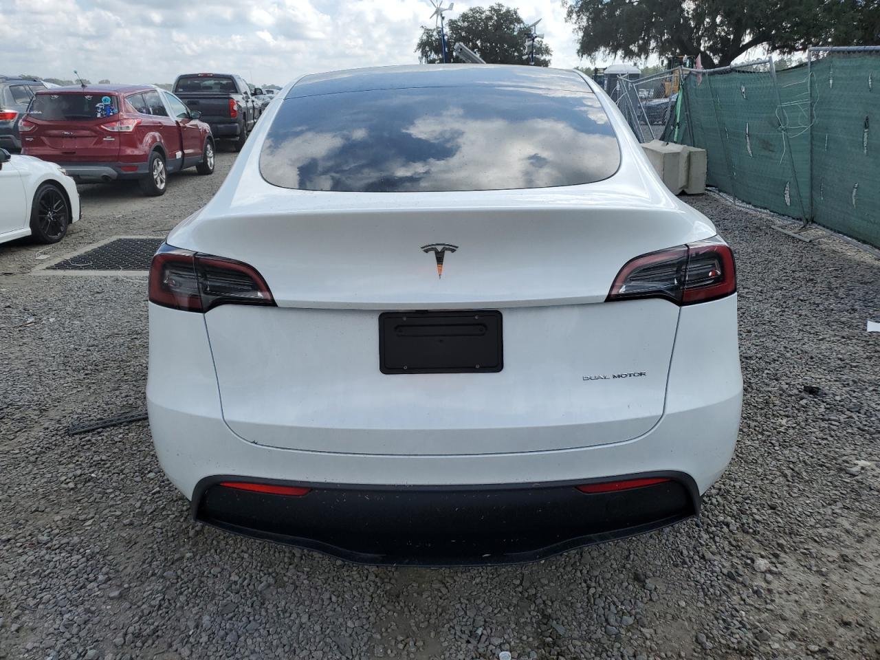 7SAYGDEE4RA261012 2024 Tesla Model Y