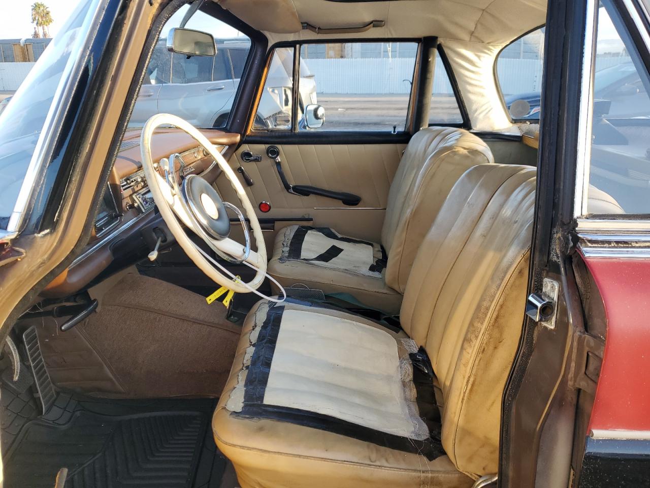 081891230S 1966 Mercedes-Benz 240