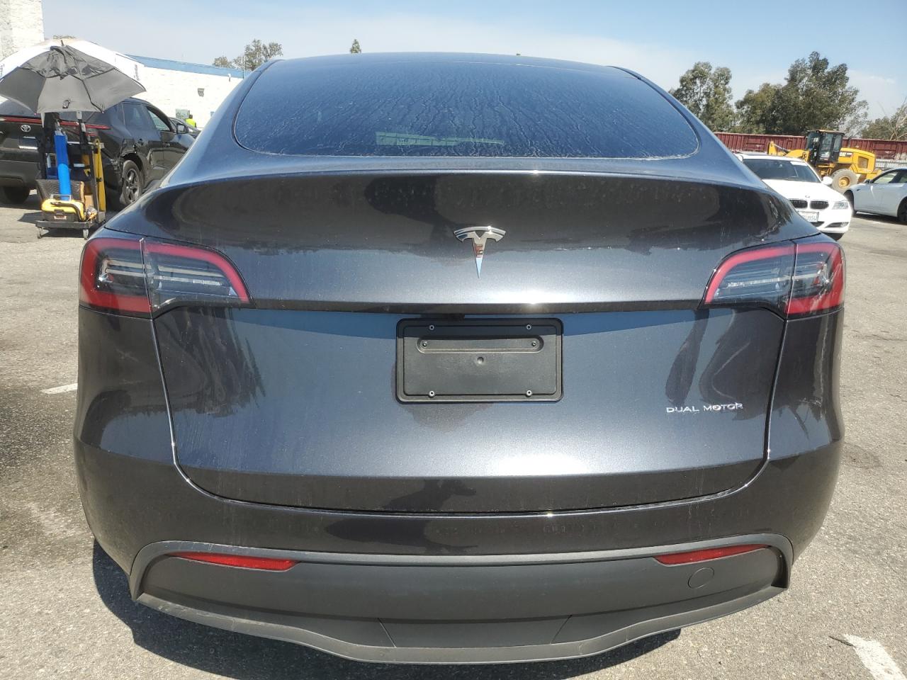 2024 Tesla Model Y VIN: 7SAYGDEE2RA249439 Lot: 73726934