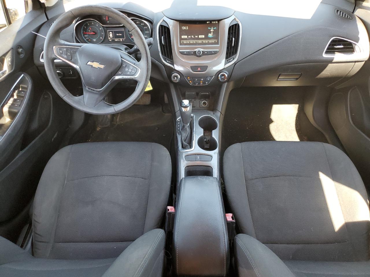 2017 Chevrolet Cruze - Image 8
