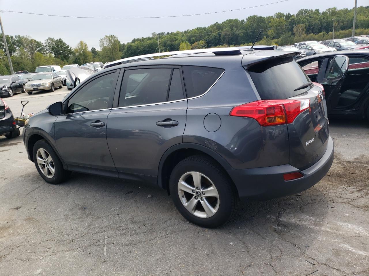 JTMRFREV3FD157828 2015 TOYOTA RAV 4 - Image 2