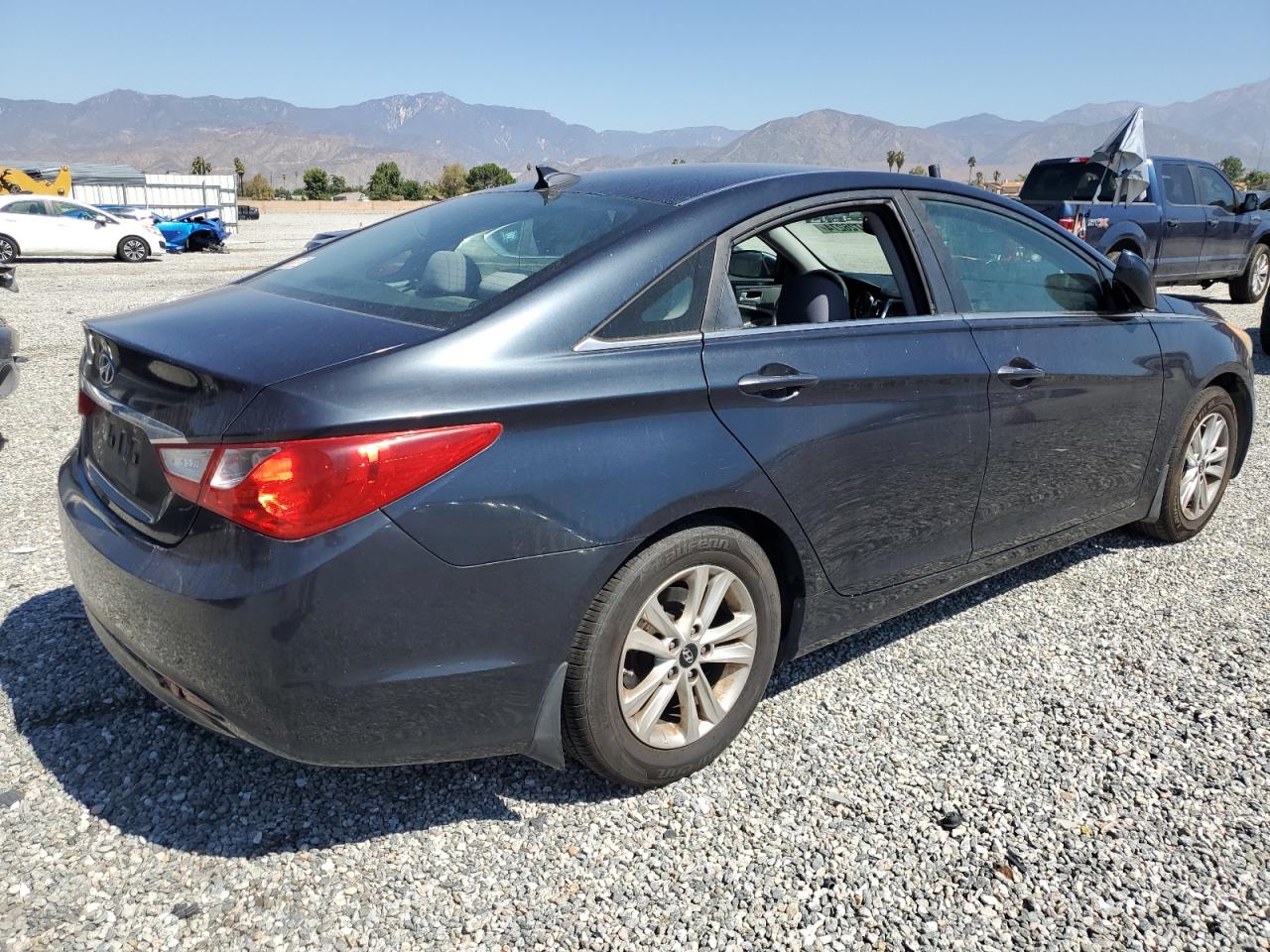 2013 Hyundai Sonata - Image 3