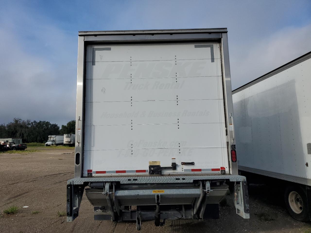 2017 Isuzu Npr Hd VIN: 54DC4W1B3HS800145 Lot: 71232884