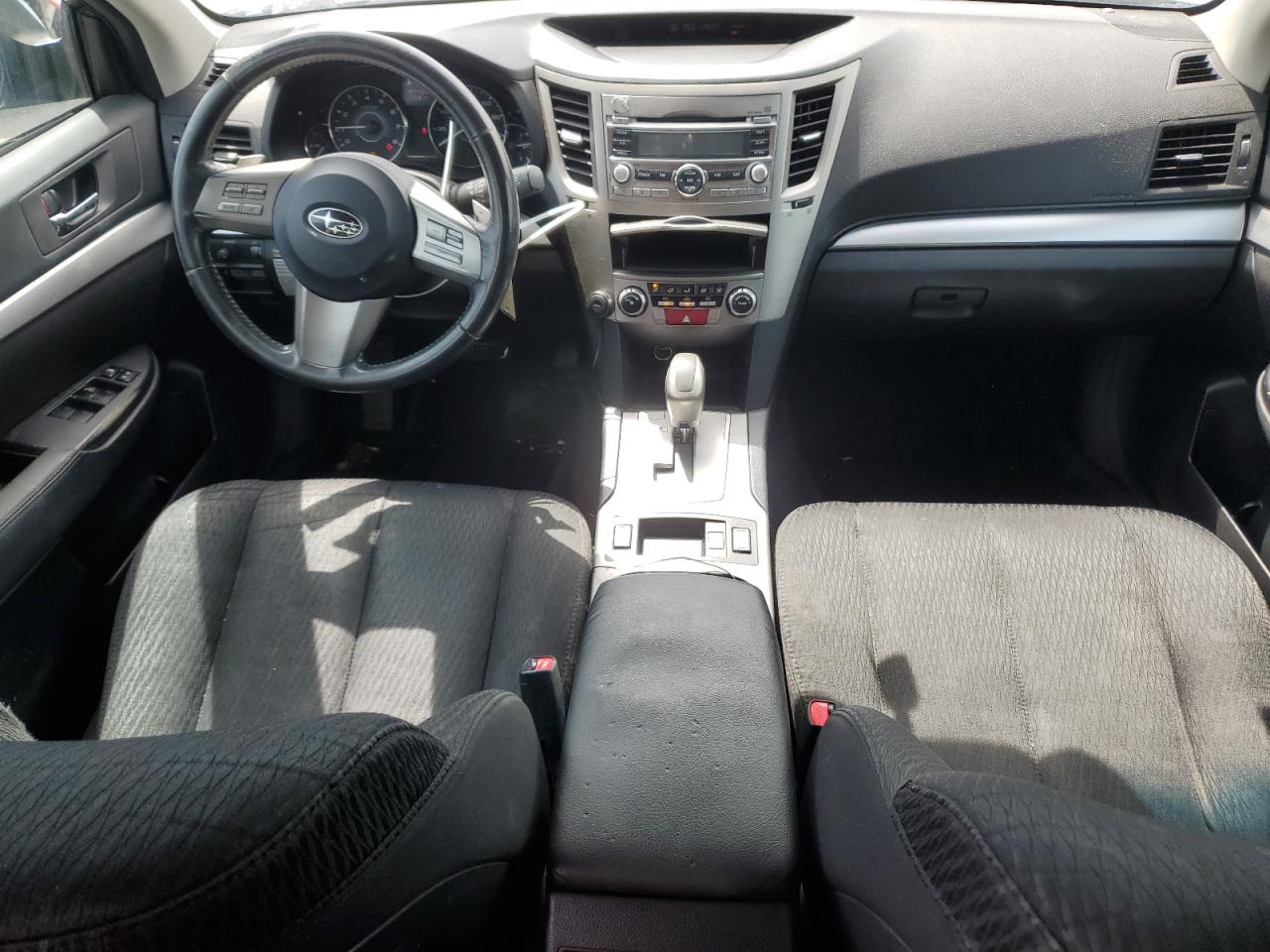 2010 Subaru Outback - Image 8