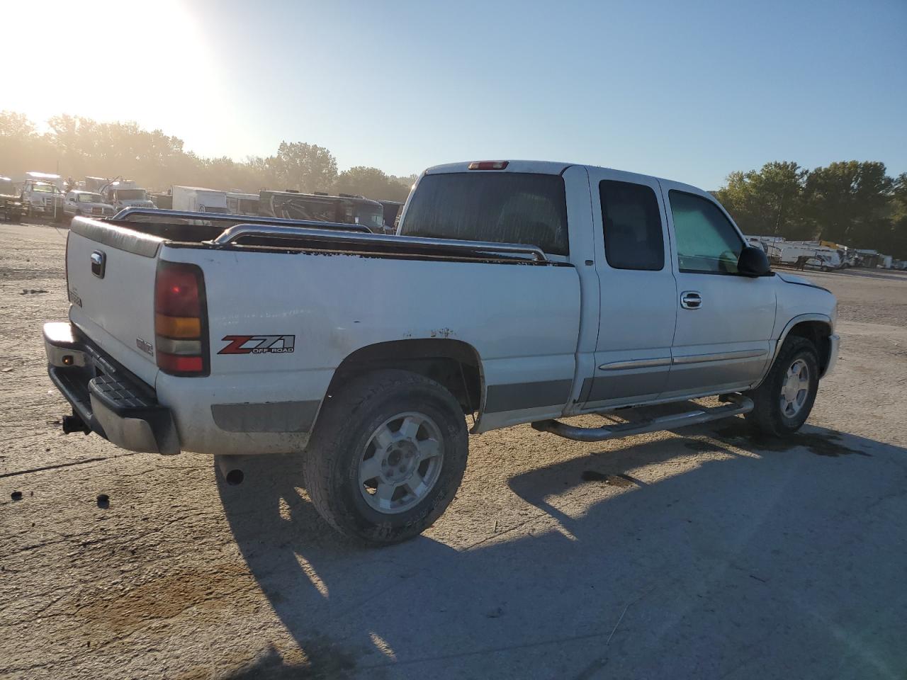 2006 GMC Sierra - Image 3