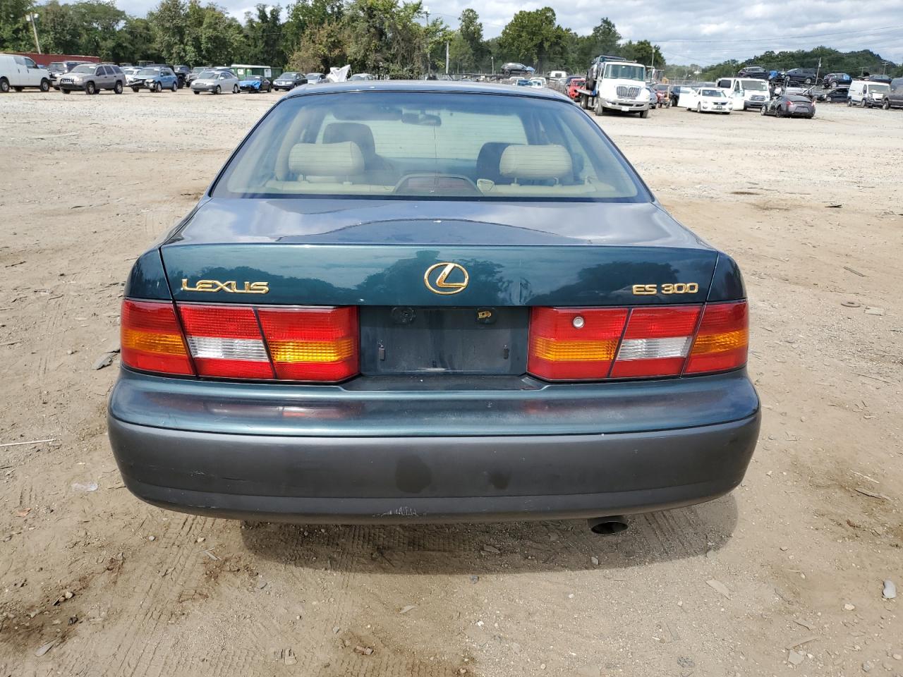 1998 Lexus Es 300 VIN: JT8BF28GXW0121629 Lot: 70680254