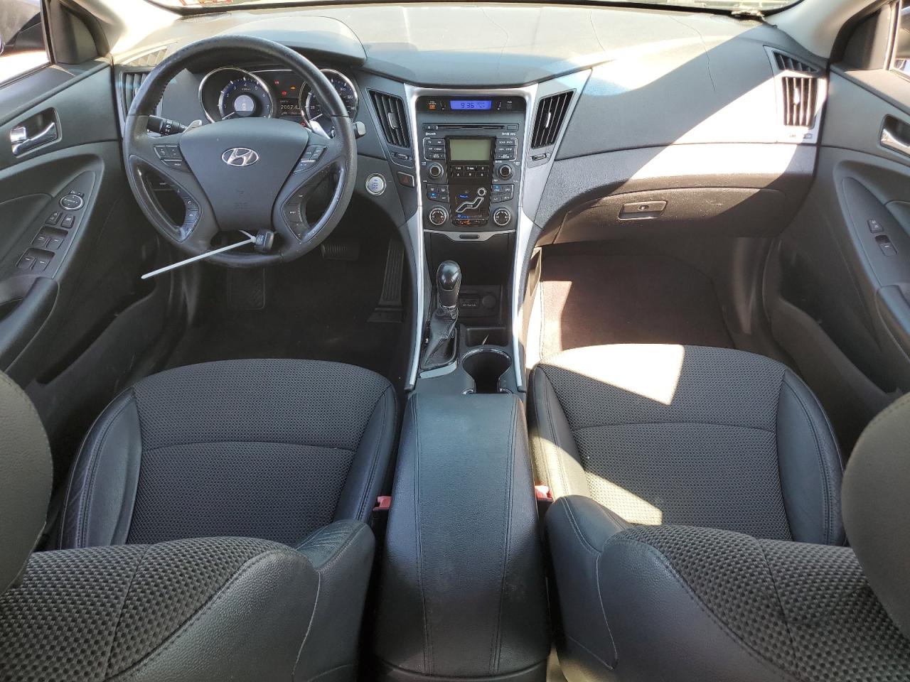 2011 Hyundai Sonata - Image 8