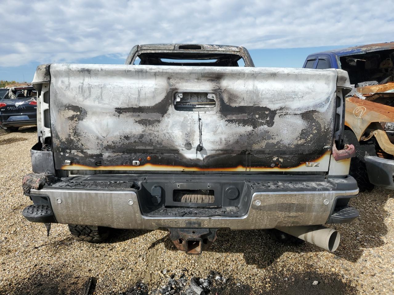 2015 Chevrolet Silverado - Image 6
