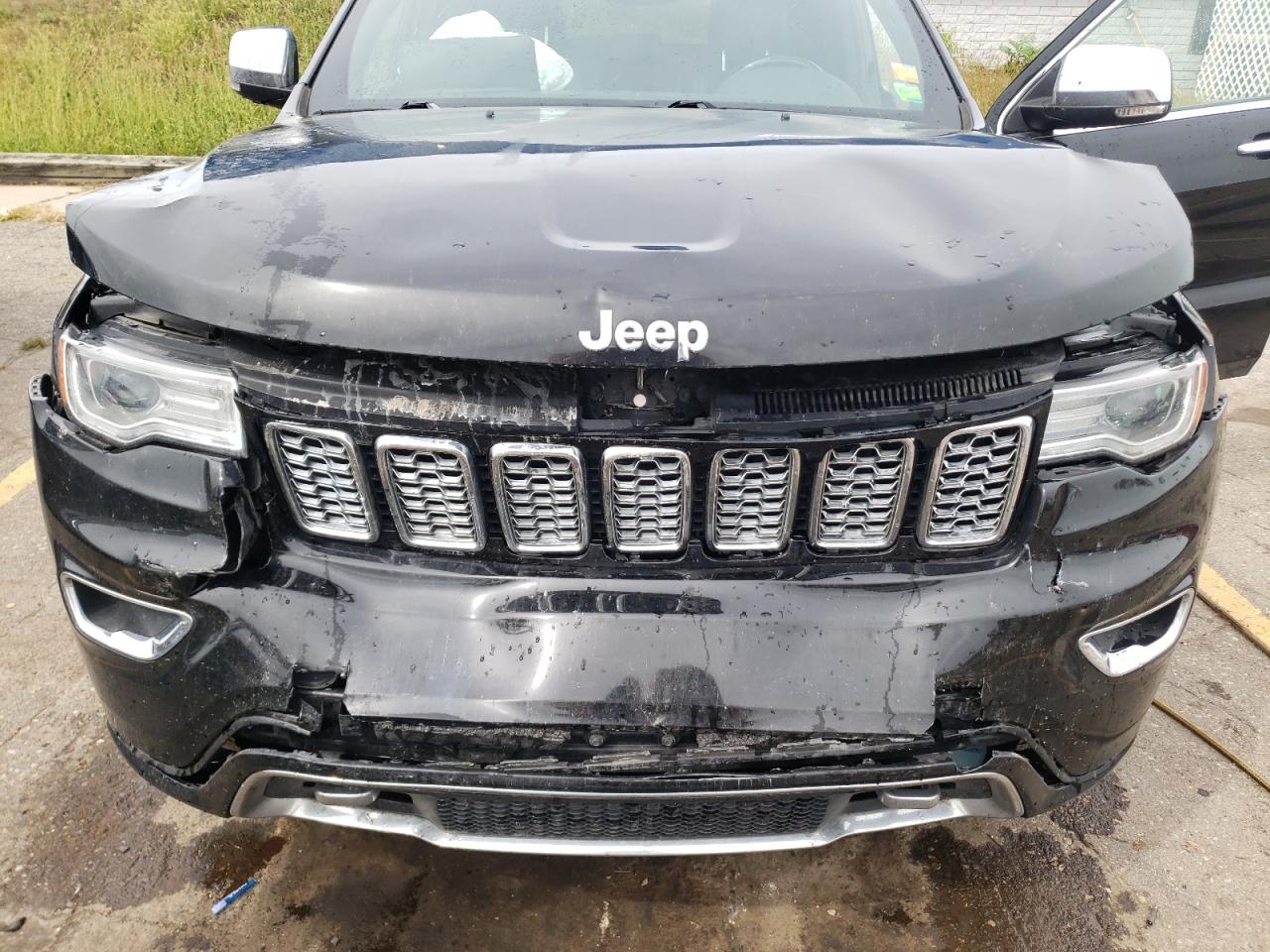2020 Jeep Grand Cherokee - Image 12