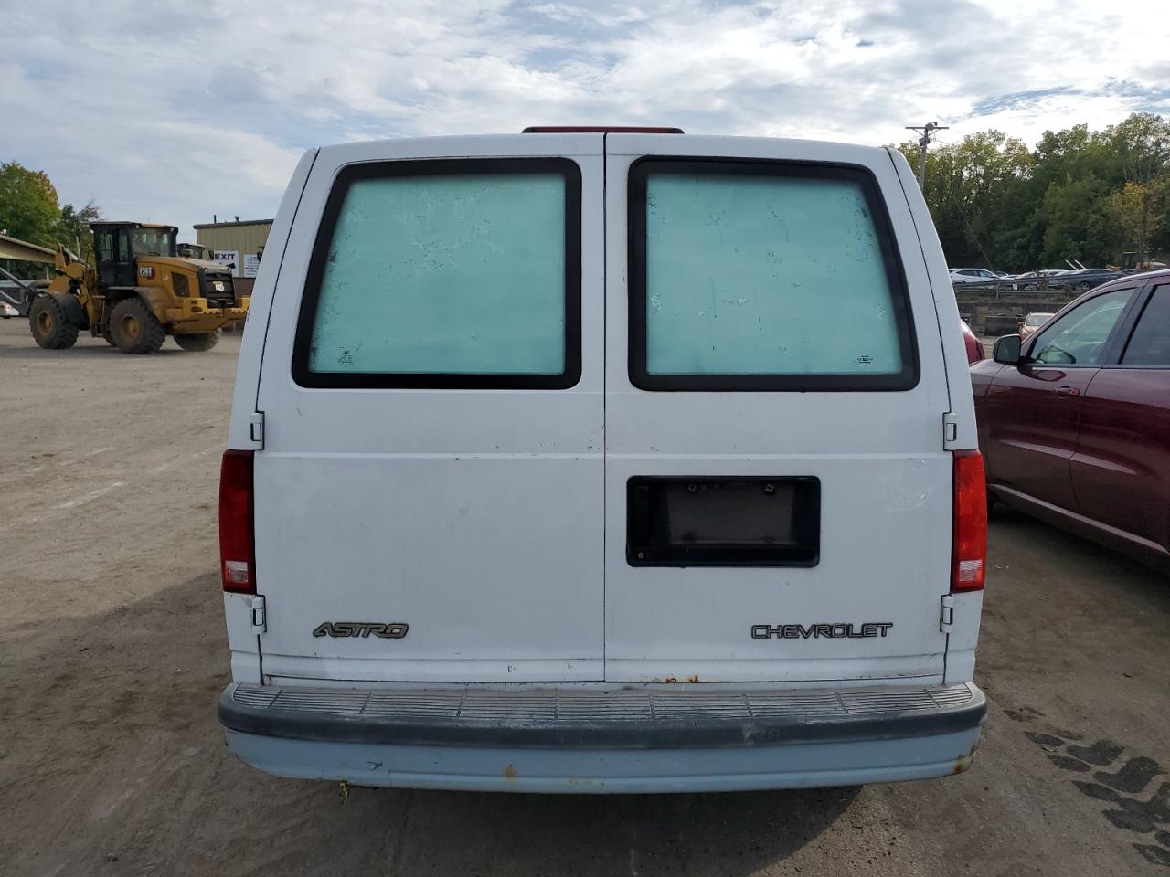 2000 Chevrolet Astro VIN: 1GCDL19W8YB132641 Lot: 72100134