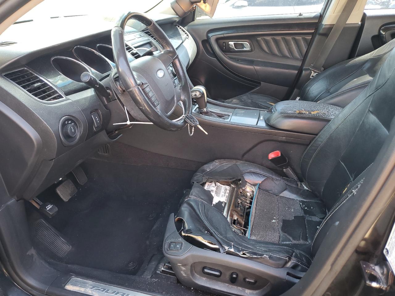 2011 Ford Taurus - Image 7