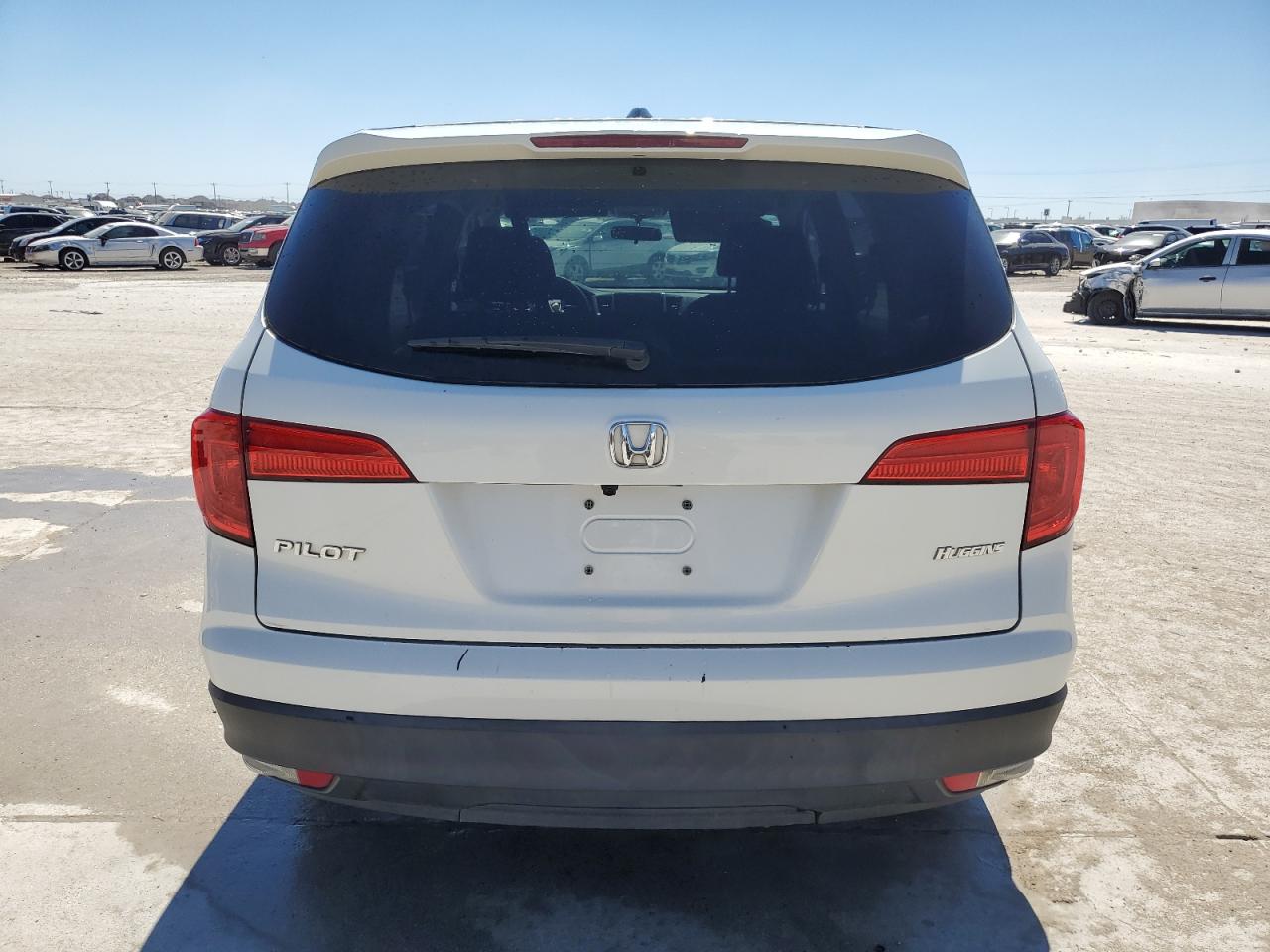 5FNYF5H32JB026616 2018 Honda Pilot Ex