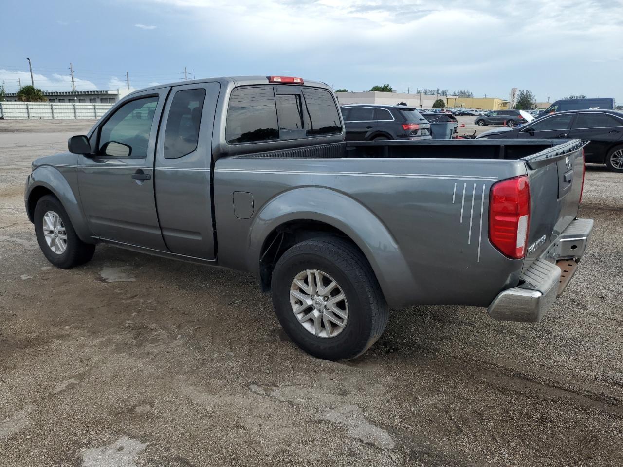 1N6BD0CT0HN740825 2017 NISSAN NAVARA - Image 2