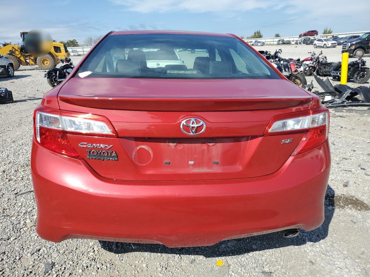2014 Toyota Camry - Image 6
