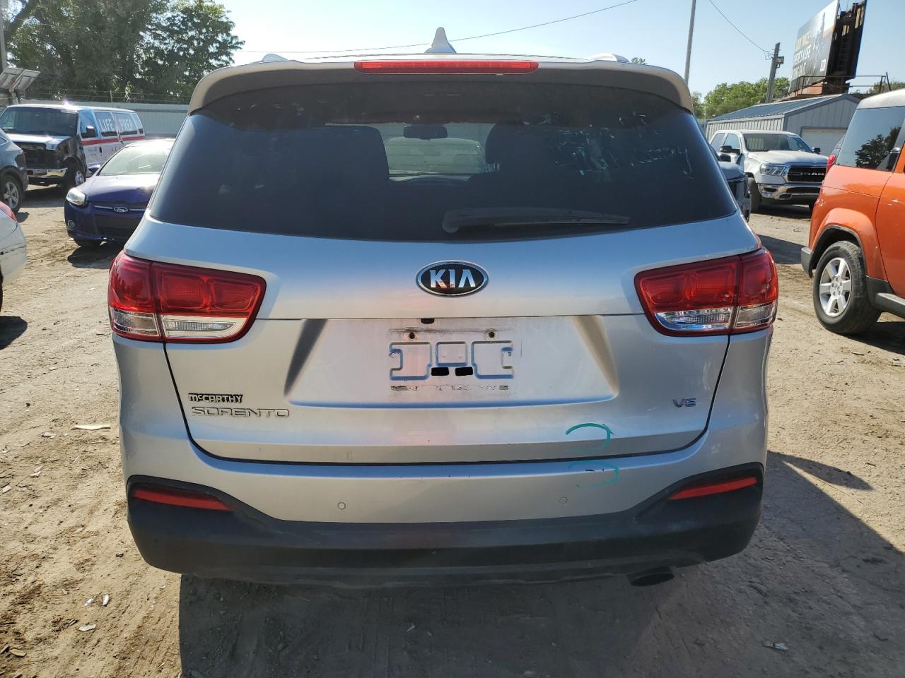 5XYPGDA56JG423172 2018 Kia Sorento Lx