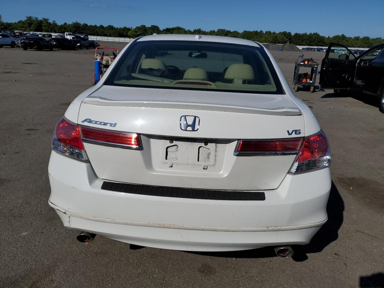 2012 Honda Accord Exl VIN: 1HGCP3F88CA010217 Lot: 70748304