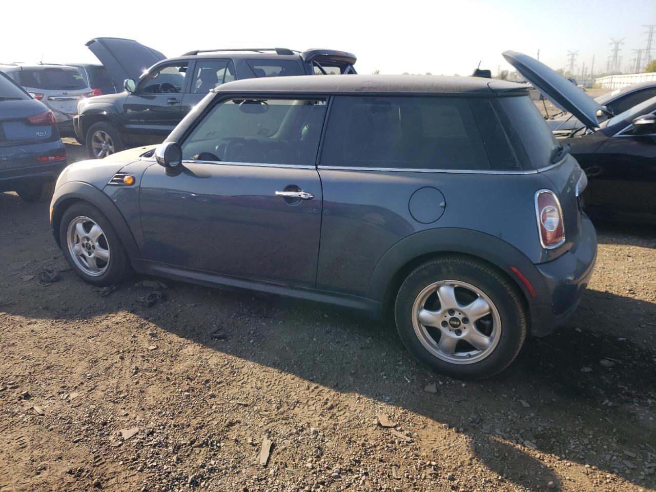 2011 MINI Cooper - Image 2