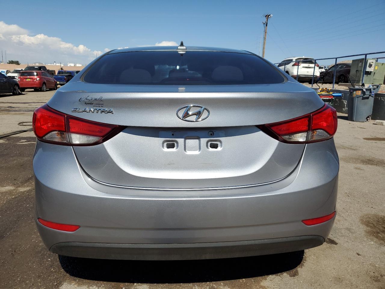 5NPDH4AE0GH666025 2016 Hyundai Elantra Se