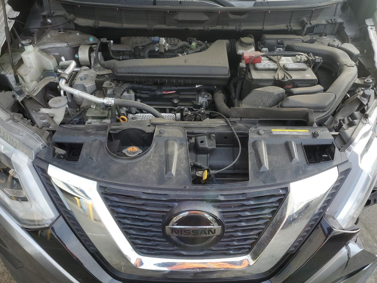 KNMAT2MT6JP608741 2018 Nissan Rogue S