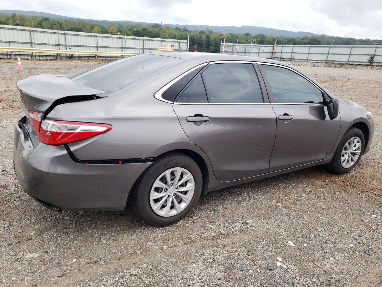 4T4BF1FK0FR465094 2015 Toyota Camry Le