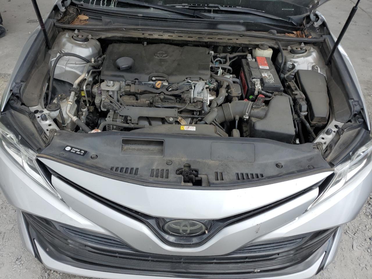 4T1B11HK2JU585820 2018 Toyota Camry L