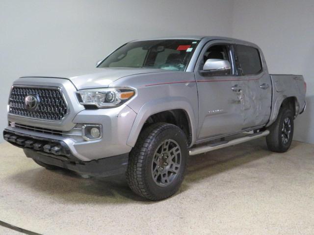  TOYOTA TACOMA 2019 Серебристый