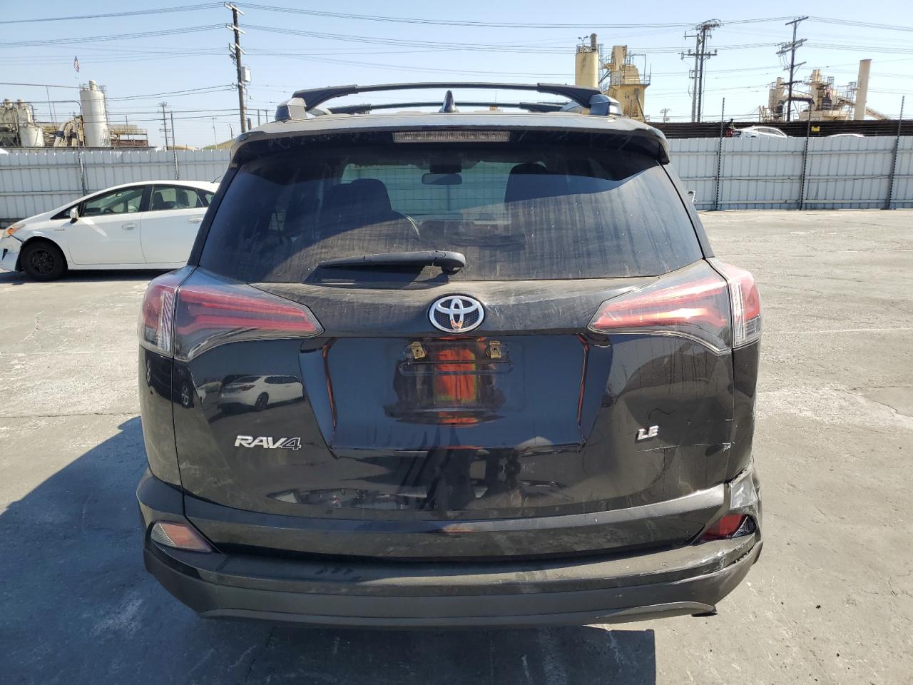 2018 Toyota Rav4 Le VIN: 2T3ZFREV1JW471294 Lot: 72217564